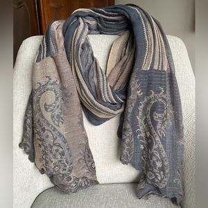 Blue/Tan Scalloped Scarf